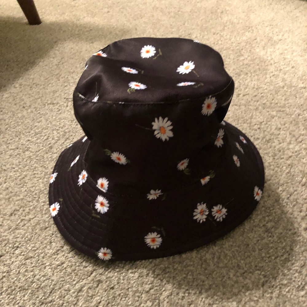 Daisy Hat - Picture 3 of 3